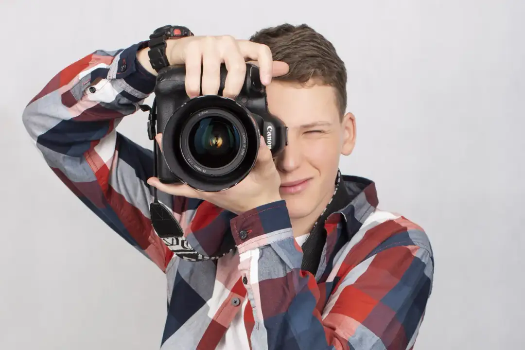 Na czym polega praca fotografa? Poznaj tajniki zawodu i umiejętności