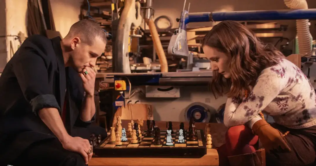 Evviva l'arte: Co kryje się za hymnem artystycznego buntu?