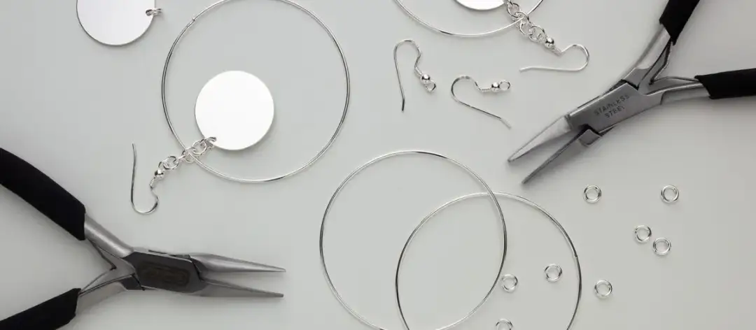 Domowe sposoby na czyszczenie srebra i złota - skuteczne metody DIY