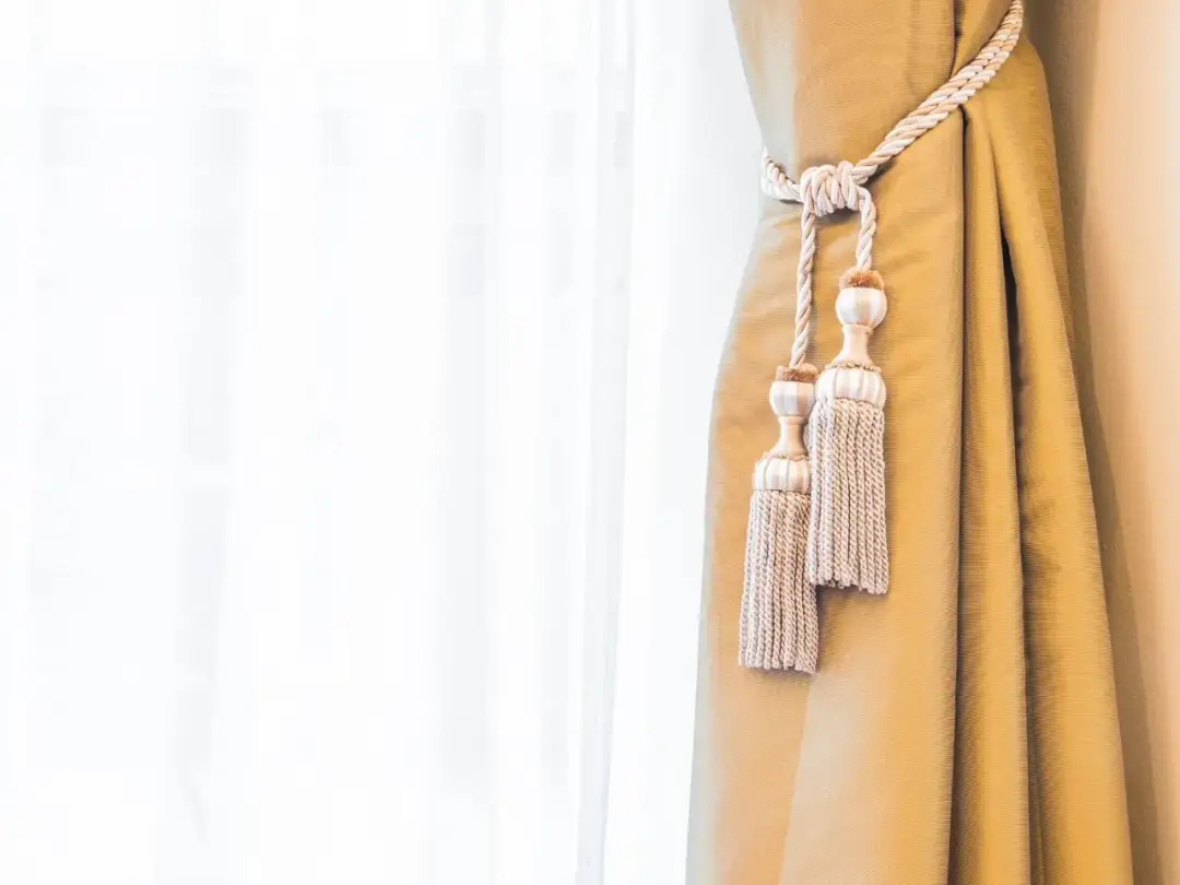 Ozdoby do firan jak zrobić: proste pomysły na wyjątkowe dekoracje