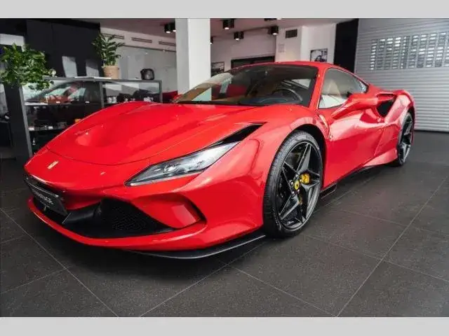 Ile kosztuje ferrari f8 tributo? Zaskakujące ceny i opcje do wyboru