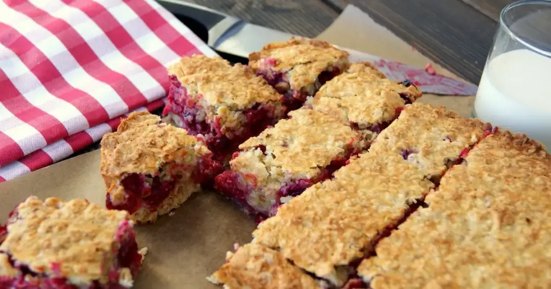 Najlepsze fit ciasto z wiśniami: przepis na niskokaloryczny deser bez wyrzeczeń