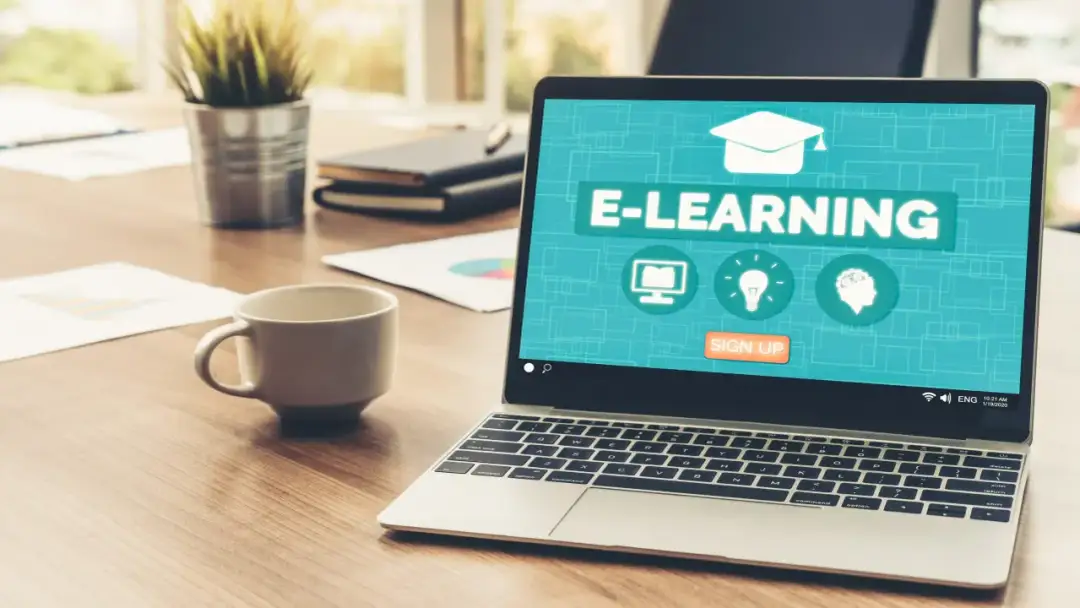 Nauczanie w chmurze dla kogo? Odkryj, kto może skorzystać z tej formy edukacji