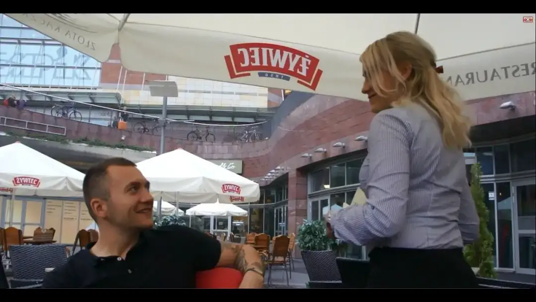 Jak uwodzić wzrokiem i przyciągnąć uwagę bez słów