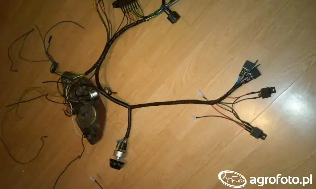 Najlepsze wiązki elektryczne do C-360 – uniknij kosztownych napraw