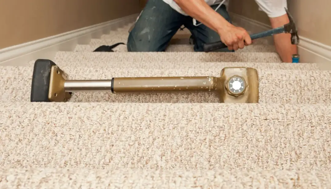 Jaką wykładzinę na schody wybrać, aby zwiększyć bezpieczeństwo i styl?