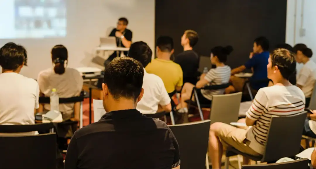 Co po studiach podyplomowych? Jakie możliwości i korzyści czekają?