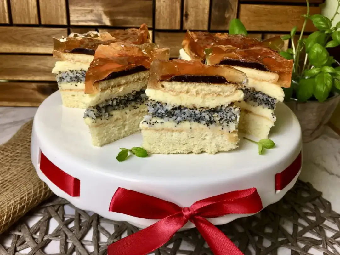 Przepis na ciasto delicjusz - łatwy sposób na pyszny deser warstwowy