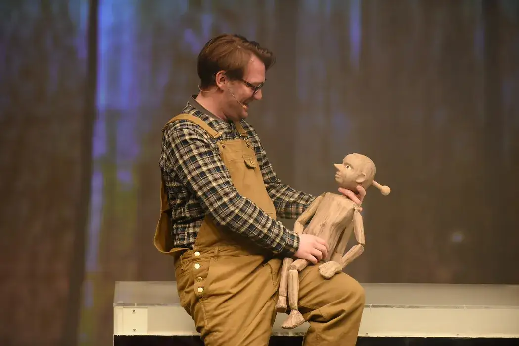 Teatr Capitol: Obsada spektaklu O co biega? i nadchodzące terminy