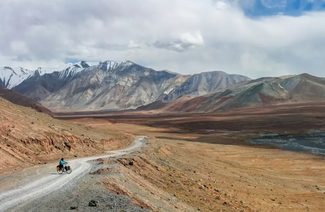 Kto odkrył góry Pamir? Niezwykłe historie znanych podróżników
