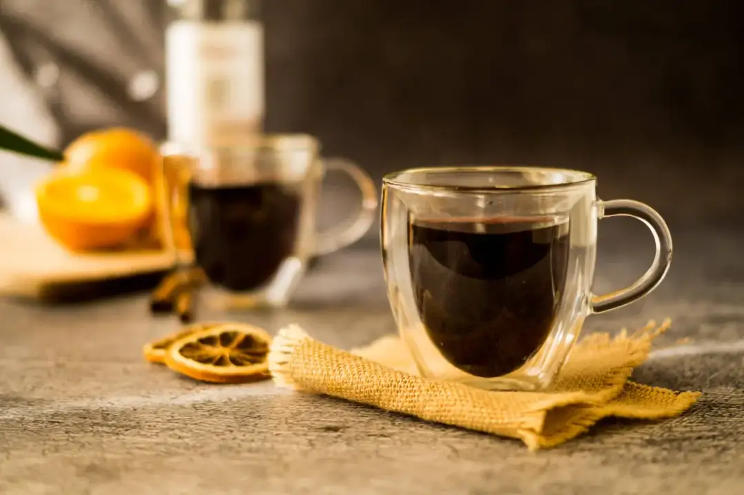 Jak podgrzać piwo do grzańca, aby nie stracić smaku i aromatu