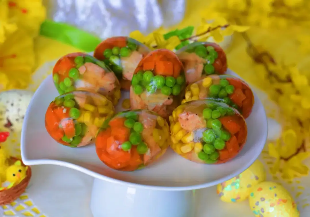 Domowe żelki jajka: przepis na wielkanocne smakołyki