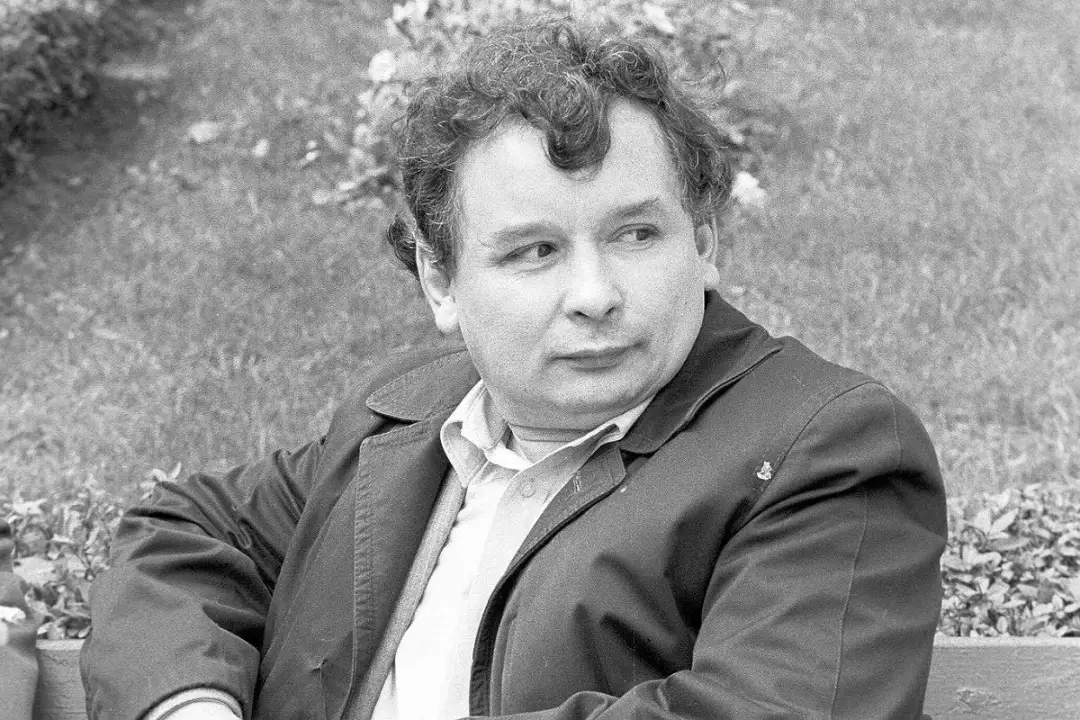 W którym roku urodził się Jarosław Kaczyński? Odkryj jego historię