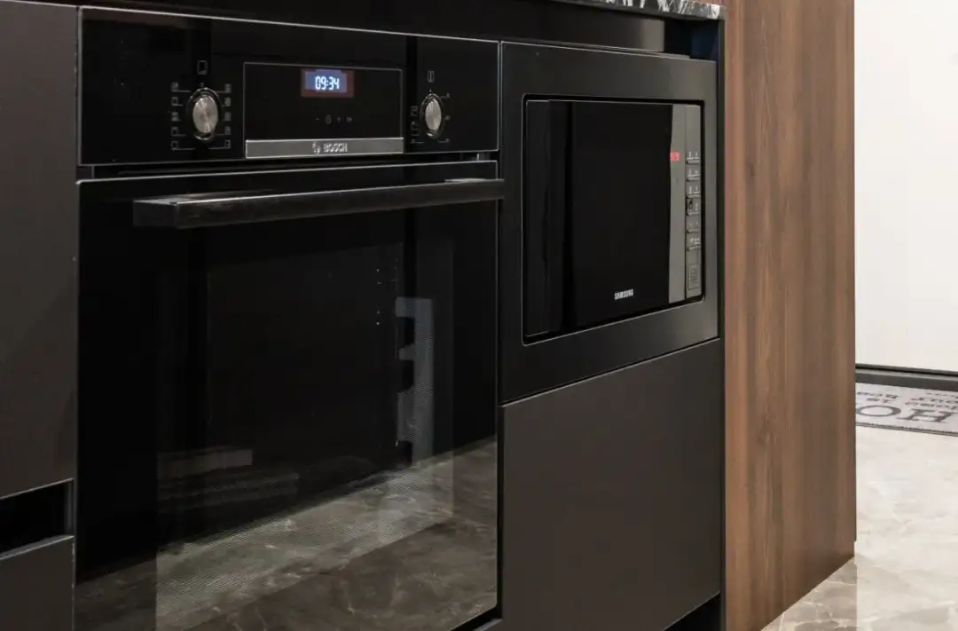 Ile prądu pobiera piekarnik z termoobiegiem - poznaj realne koszty użytkowania