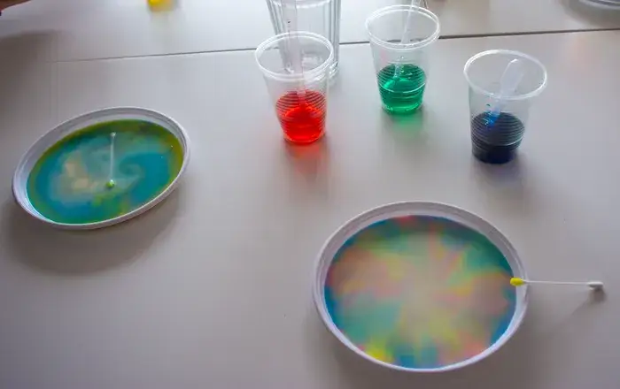 Eksperymenty z powietrzem dla dzieci - ciekawe i proste doświadczenia