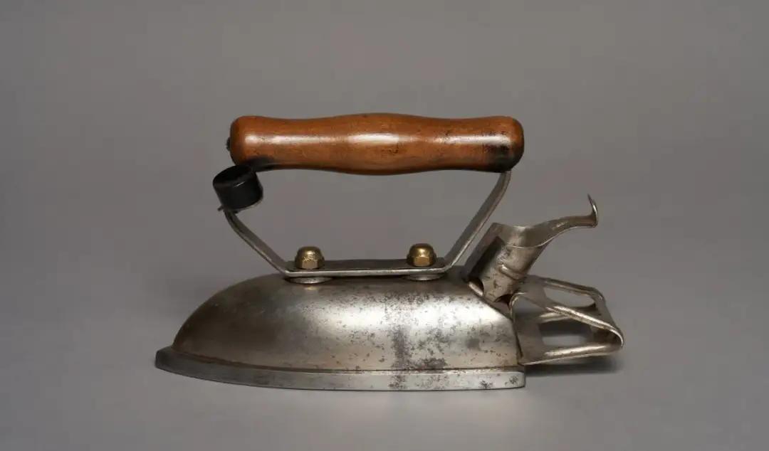 Kto wynalazł żelazko? Zaskakujące fakty o jego historii