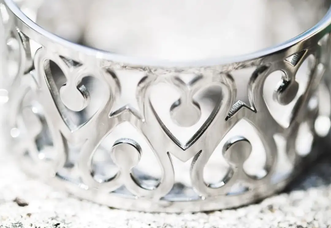 Czy stal chirurgiczna 316L uczula? Prawda o reakcjach alergicznych