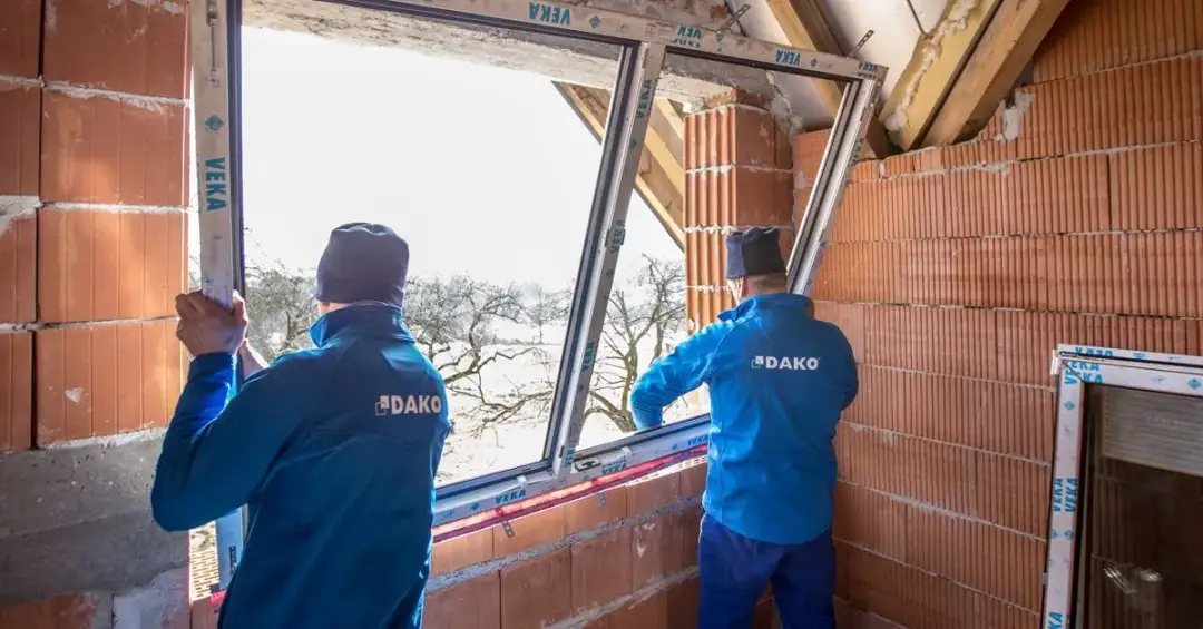 Jak wstawić okno balkonowe - uniknij najczęstszych błędów montażu