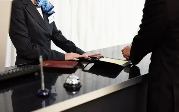 Nocleg jaki VAT: Jak uniknąć wysokich stawek za usługi noclegowe