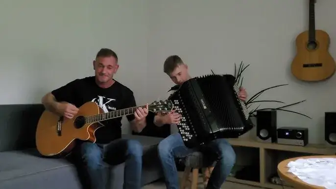 Poznaj akordy do Cyganeczki Zosi - kompletna instrukcja gry na gitarze