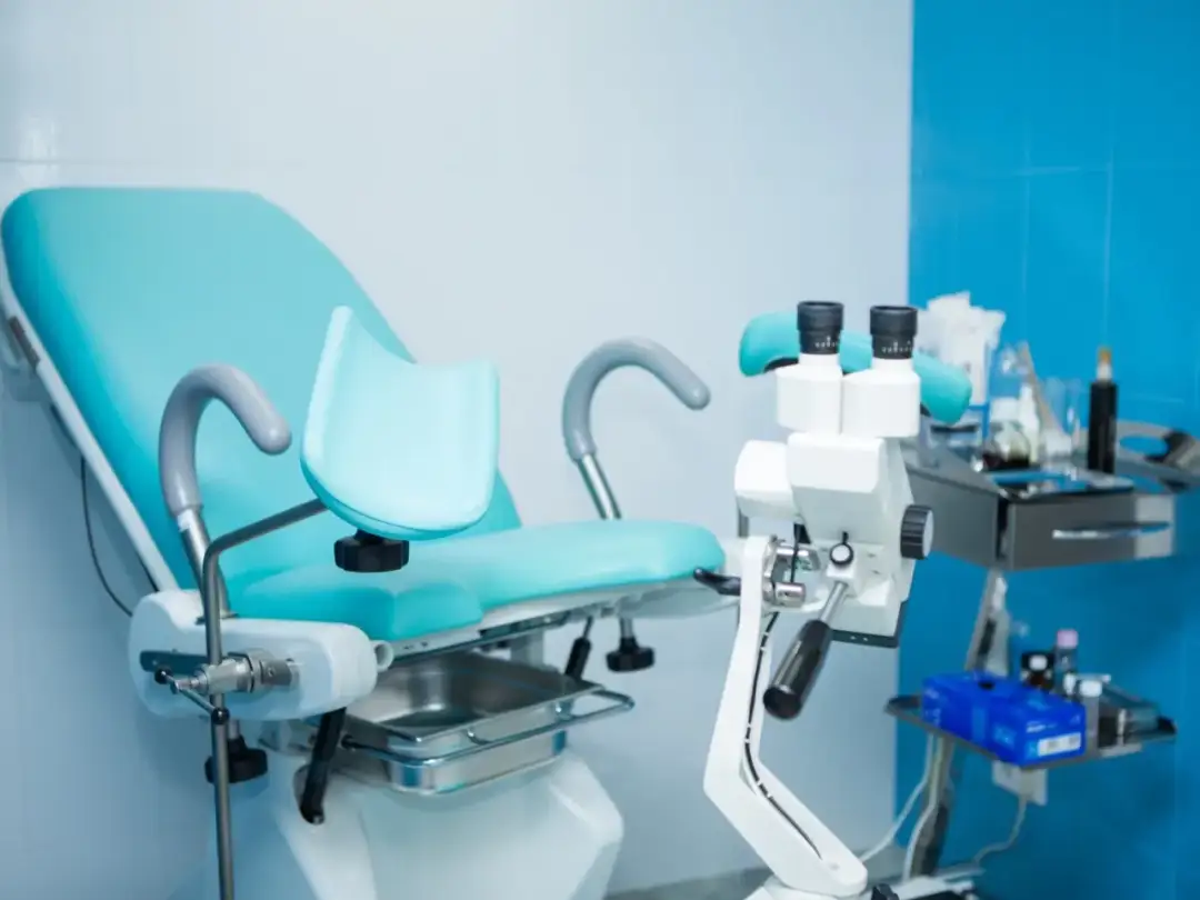 Czy pierwsza wizyta u ginekologa jest bolesna? Oto co musisz wiedzieć