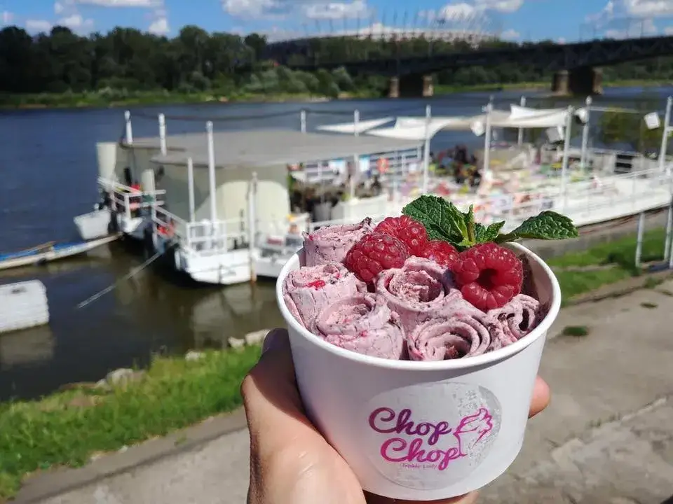 Gdzie zjeść najlepsze tajskie lody w Warszawie? 5 kultowych miejsc