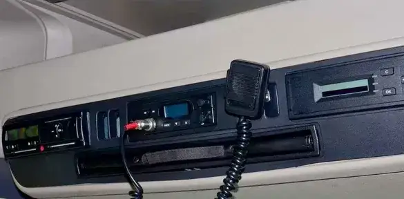 Jak podłączyć CB radio w ciężarówce bez zbędnych problemów?