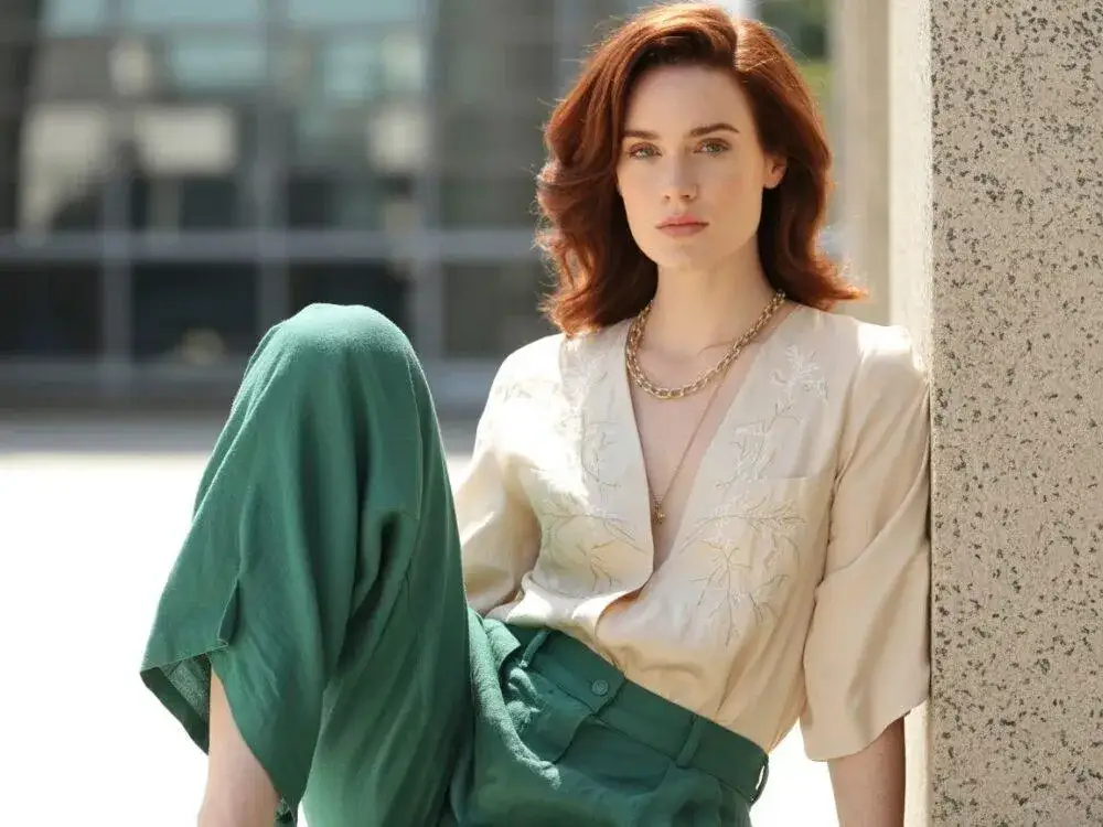 Jaka bluzka do zielonych spodni? Stylizacje na każdą okazję