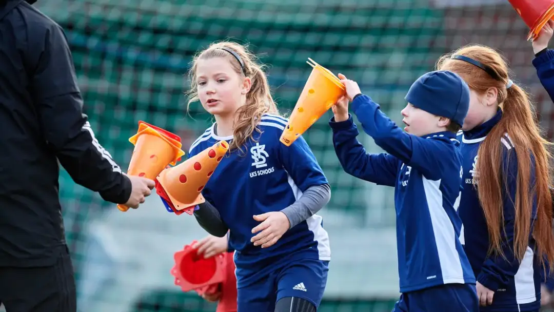 Zajęcia z piłki nożnej dla dzieci w Łodzi – najlepsze oferty i programy