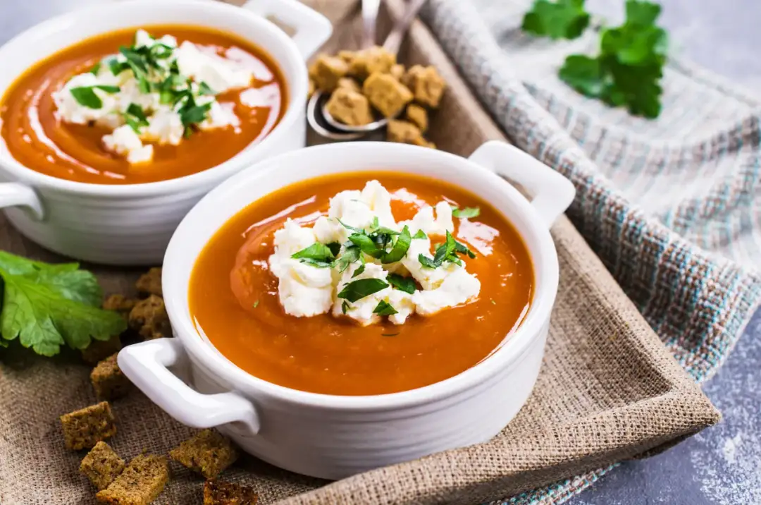 Czym zabielić zupę? Sprawdzone alternatywy zamiast śmietany