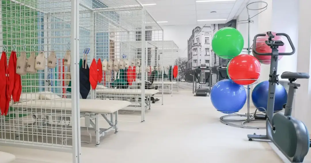 Gdzie najszybciej rehabilitacja NFZ w Łodzi? Sprawdź najlepsze opcje