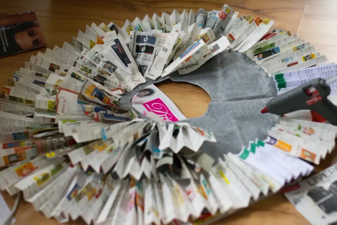 Spódnica z gazet krok po kroku: Stwórz eko kreację DIY!