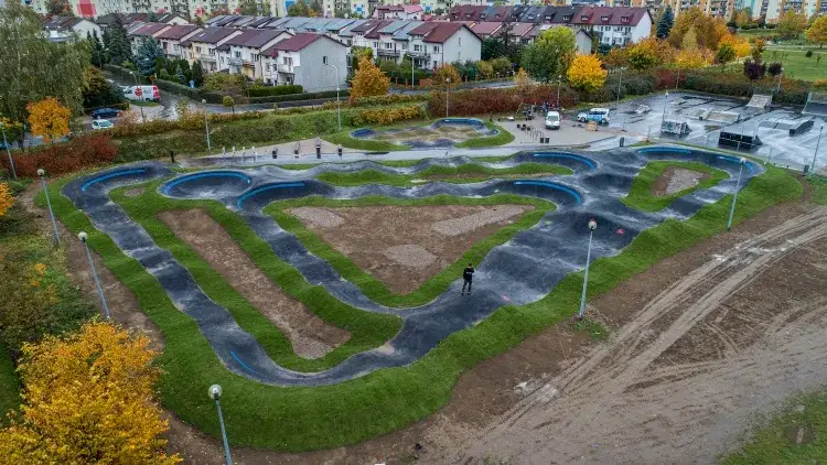 Skatepark Sieradz - idealne miejsce dla miłośników deskorolki