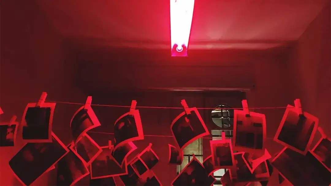 Wywoływanie kliszy w domu: Poradnik krok po kroku dla początkujących