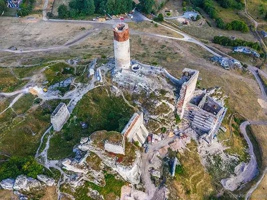 Ruiny zamku w Olsztynie - fascynująca historia i tajemnice warowni