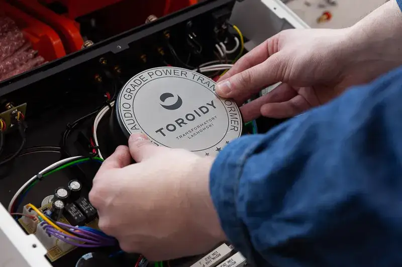 Domowy wzmacniacz audio DIY: Zbuduj profesjonalny sprzęt bez kosztów