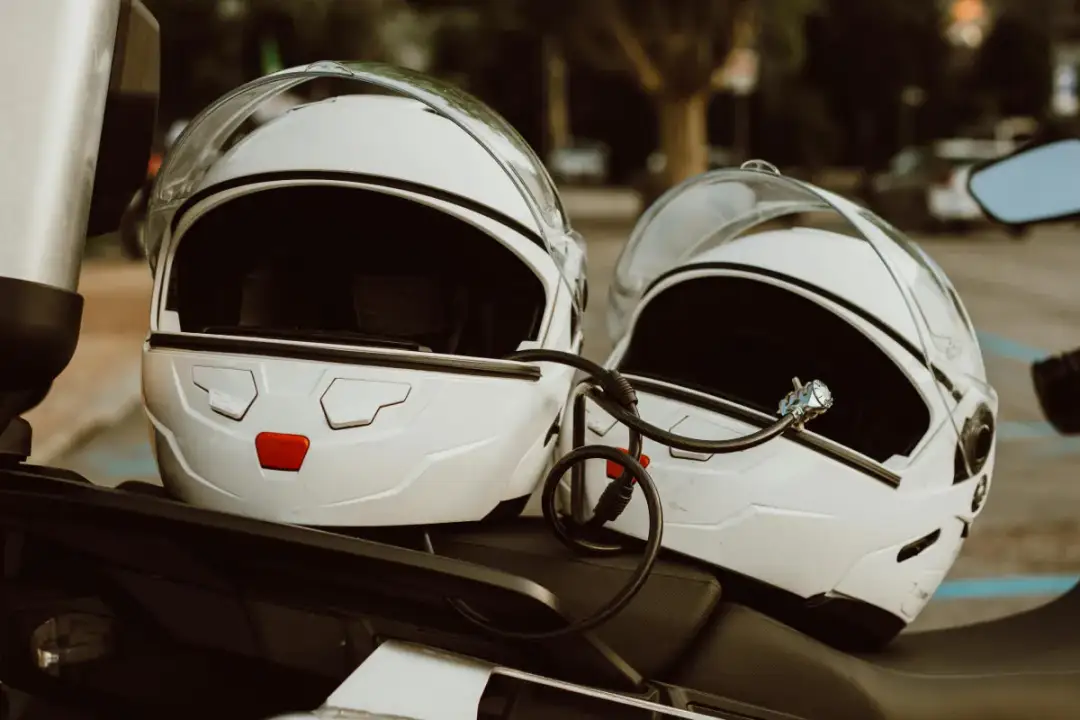 Jak wybrać kask motocyklowy, aby zapewnić sobie maksymalne bezpieczeństwo