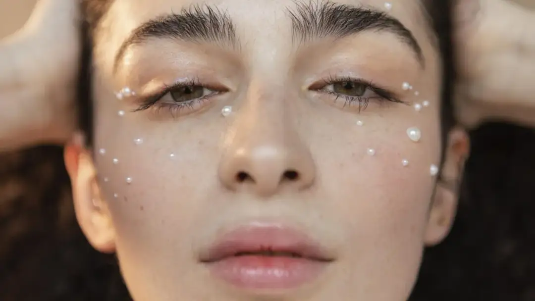 Pryszcze podskórne: Poznaj skuteczne metody i zapobiegaj nawrotom