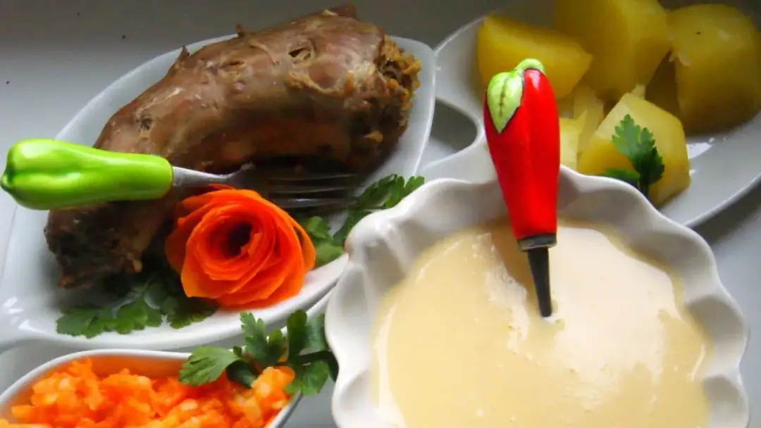 Jak zrobić sos do potrawki z kurczaka, który zachwyci smakiem