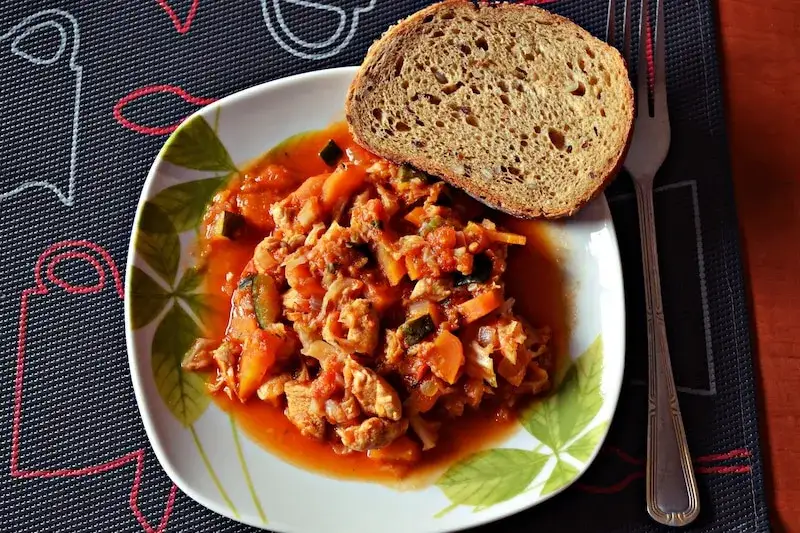 Bigos z włoskiej kapusty? Odkrywamy to nowe oblicze tego dania!