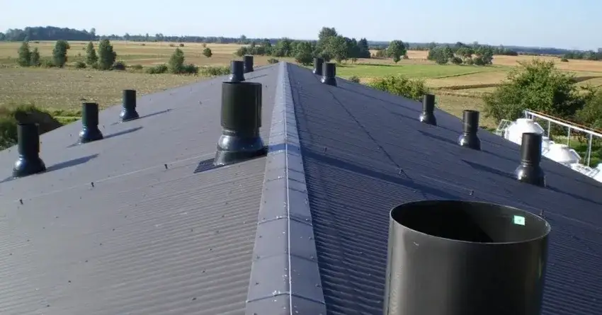 Kominy wentylacyjne PCV: zalety i zastosowania w budownictwie