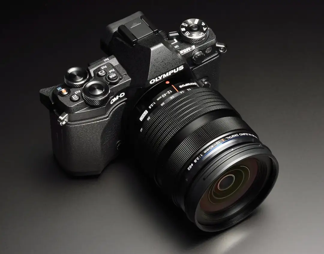 Olympus M.Zuiko Digital ED 12-40mm f/2.8 PRO - jasny i wszechstronny zoom