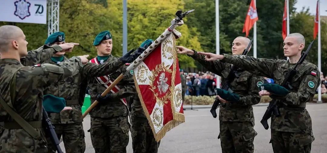 Jak zostać oficerem wojska po studiach cywilnych - sprawdź wymagania