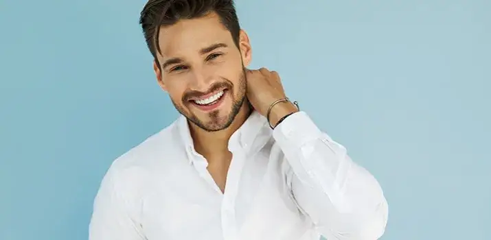 Dezodorant czy antyperspirant mężczyzna – co wybrać, aby uniknąć problemów?