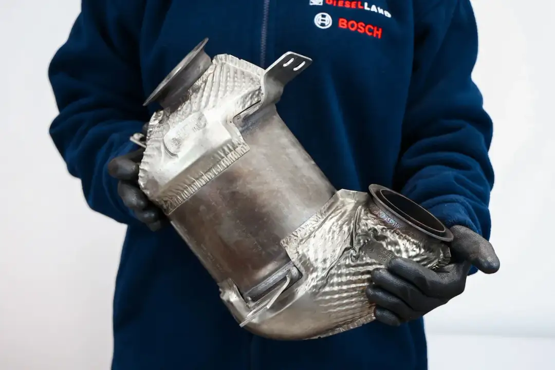 Czy dpf wypali się na postoju? Poznaj ryzyka i bezpieczne metody