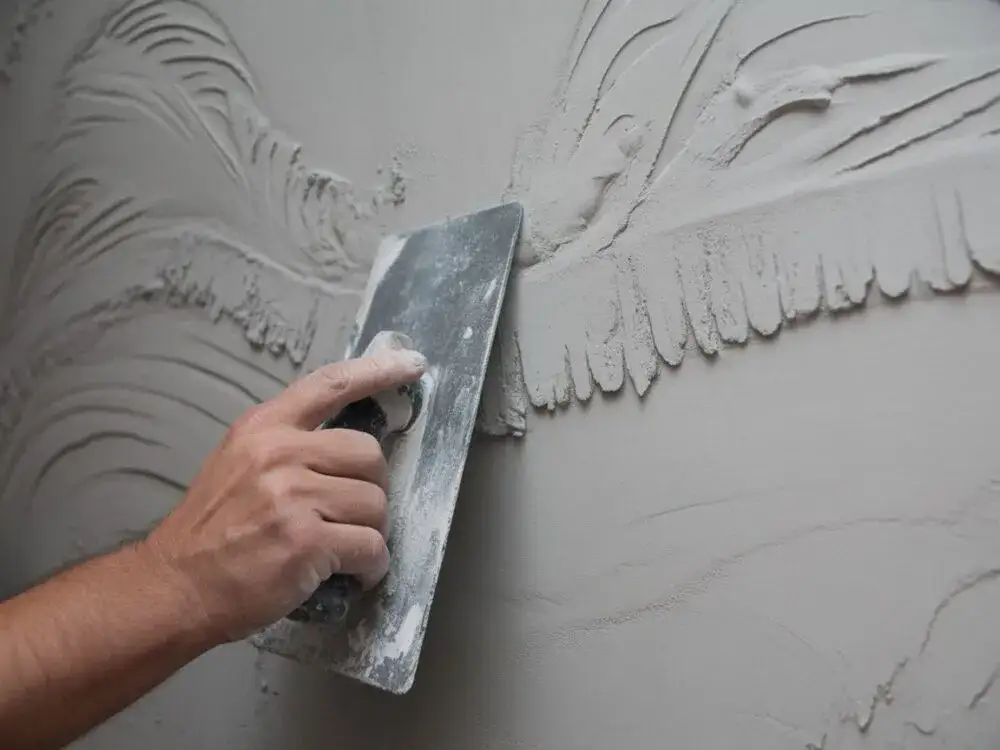 Gips do wody czy woda do gipsu – uniknij najczęstszych błędów w mieszaniu