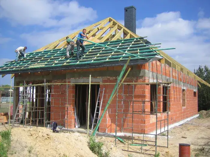 Jak sprawdzić rok budowy budynku i uniknąć nieprzyjemnych niespodzianek