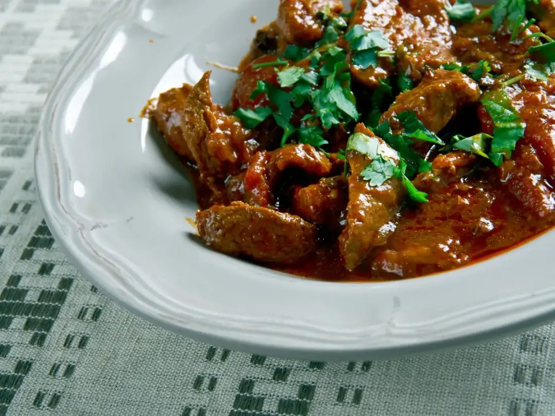 Idealny gulasz wołowy: Wybierz mięso, które rozpływa się w ustach