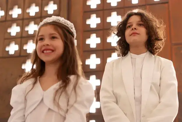 Kiedy dziecko idzie do komunii? Wiek, przygotowania i wymagania