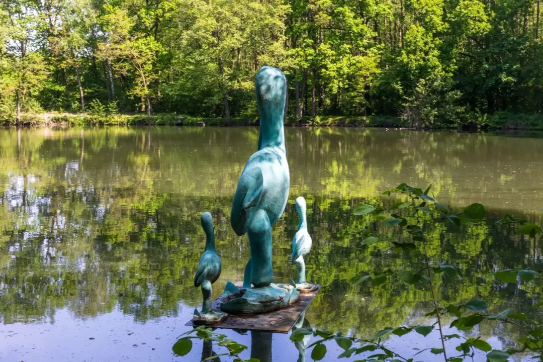 Ogród rzeźb Juana Soriano - odkryj niezwykłe dzieła sztuki w Polsce